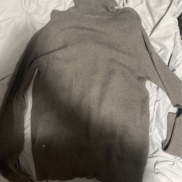 Knit lululemon sweater medium - Picture 4 of 5